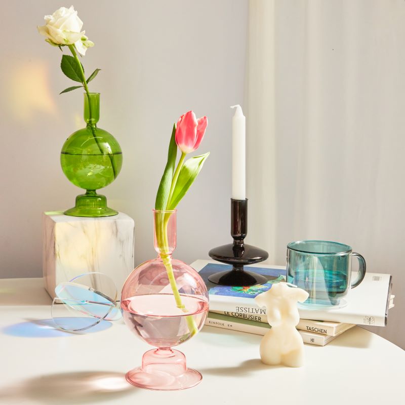 CIRCLE OF LIGHT CANDLESTICK HOLDER
