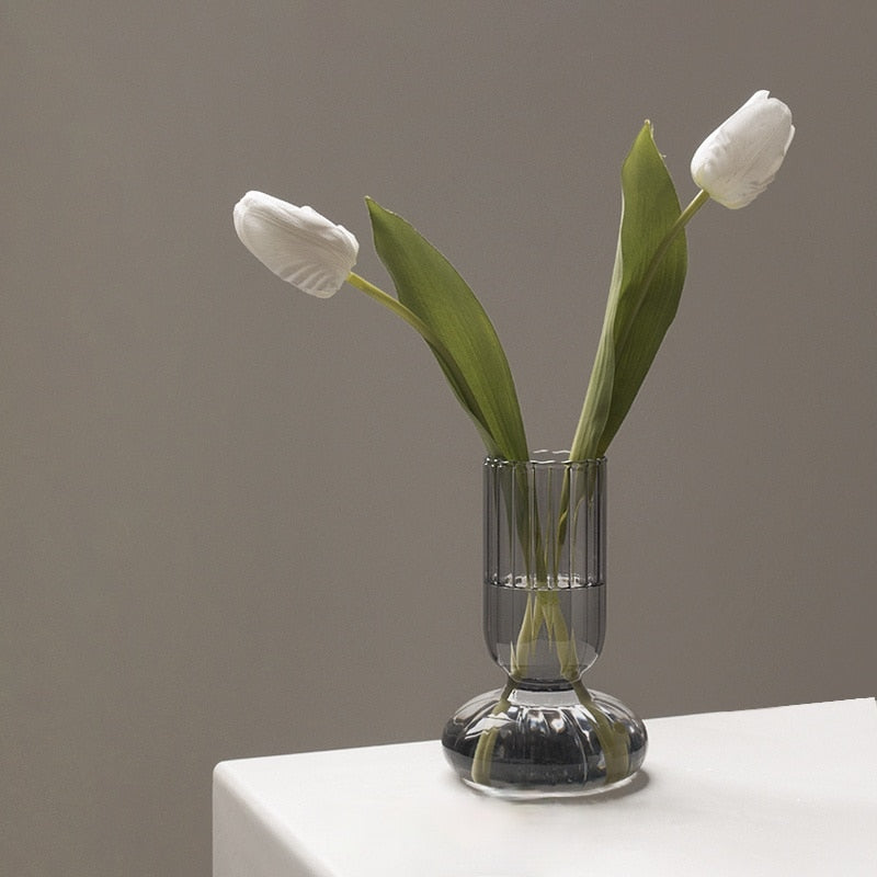 MINIMALISTIC GLASS VASES