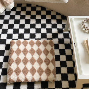CHECKERED SEAT CUSHION